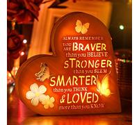Lampe de chevet LED en forme de cœur avec gravure en bois pour enfants, cadeau d'anniversaire, de remise de diplôme, « Always Remember You are Braver Than You Believe »