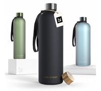 LARS NYSØM Gourde 1,5l | Bouteille d'eau 1500ml | Gourde de sport ultralégère en Tritan | Idéal pour le sport, le bureau, le yoga, les enfants | 2 couvercles inclus (Black - Gold, XL 1500ml)
