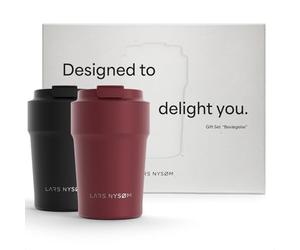 LARS NYSØM Mug Isotherme pour Café ou Thé to-go - Cadeau set de 2 x 380ml Tasses thermiques pour le café et le thé à emporter - Le set de mugs étanches dans une boîte cadeau attrayante (Red/Black)