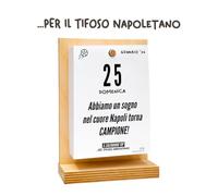 Le calendrier du fan napolitain 2026 | Une année d'émotions souvenirs et anecdotes | avec support en bois | dans une boîte cadeau | 10 x 14 cm | Fabriqué en Italie