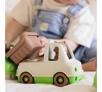 Le camion benne made in france en matière recyclée de mr renard