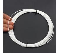 Le choix essentiel : une ligne de pêche en polyéthylène résistant qui s'étend sur une longueur impressionnante de dix mètres