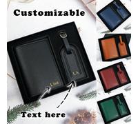 Le coffret cadeau peut être personnalisé avec des initiales, majuscules et minuscules ou des noms en relief doré. C'est un porte-passeport de voyage et une sangle anti-perte pour bagage. Le coffret ca