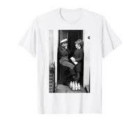Le comédien Norman Wisdom dans Le rôle de Milkman à Londres 1972 T-Shirt