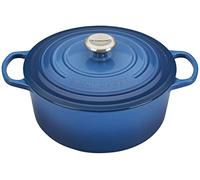 Le Creuset, Cocotte Signature en Fonte Émaillée avec Couvercle, Ø 26 cm, Ronde, Compatible avec Toutes Sources de Chaleur (Induction Incluse), Capacité : 5.3 L, 5.135 kg, Bleu Marseille
