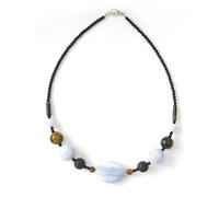 LE DEUCALION Collier en Pierres Véritables de 42 cm, avec Perles en Oeil de Tigre, Onyx Noir, Calcédoine Bleue et Pierre de Lave Naturelle. Montage sur câble et fermoir en argent 925 Idée cadeau