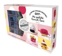 Le Grand Atelier Crochet Diy - Ma Petite Lunch Box - Ce Coffret Contient : 10 Pelotes De Fil 100% Coton, 1 Crochet Du Rembourrage, Des Yeux De Sécurité Et 1 Livre De Crochet Expliquant...