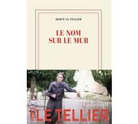 Le nom sur le mur