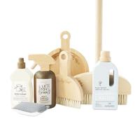 Le Toy Van Set de Ménage en Bois FSC, Jouet d'Imitation avec Balai, Éponge, Pelle et Balayette, 3 Ans, 30,5 x 7,3 x 22 cm, Bois Clair