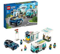 LEGO 60257 City Turbo Wheels La Station-Service Set de Construction avec 4x4, Camping-Car et Planches de Surf, Voitures-Jouets pour Enfants
