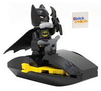 LEGO DC Superheroes: Batman Minifigure avec Jet Ski et Bat-a-Rang