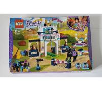 LEGO LEGO Friends, Le tournoi de l'équitation de Stéphanie (41367, LEGO Friends), Bâtiment
