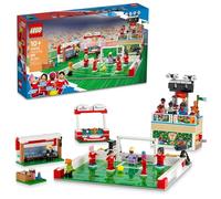 LEGO Icons of Play Jouet de football, ensemble de construction détaillé pour filles et garçons avec 15 figurines, comprend également un terrain, un support et un tableau de bord de travail, cadeau de