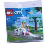 LEGO City Polybag Balade en trottinette au parc pour chiens 30639