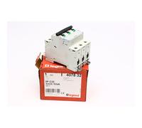 Legrand Disjoncteur DX3 32A Triphasé 3P Courbe C 6/10kA À vis 407832