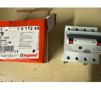 Legrand Disjoncteur différentiel monobloc DX³6000 10kA à vis 4 pôles 400V 20A type F 30m