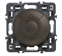 Céliane, une commande de volets prête à installer, à combiner avec des plaques pour jouer sur les couleurs et les matières : métal, verre, bois, cuir