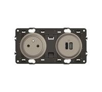 LEGRAND | Prise 2P+T Céliane, avec 2 ports charge rapide USB-A et USB-C 20W, protection enfant avec éclips, finition titanium moderne
