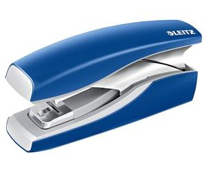 Leitz Agrafeuse Sans Effort Softpress Flat Clinch, Capacité 30 Feuilles, Bleu, Boîtier Ergonomique, Agrafes Incluses, Gamme NeXXt, 56030035