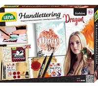 Lena 42336 Kit de lettrage à la main et de calligraphie, carnet de coloriage avec motifs de dragons, 2 stylos noirs, 2 plumes avec encrier, autocollants et 4 modèles de lettre, kit créatif pour