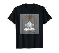 Les cigales apprécient les arbres assis en criant des insectes amusants T-Shirt