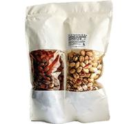 Les pistaches non décortiquées salées baignant dans la poudre de chipotle et les amandes fumées sont riches en protéines. Les amandes ont la teneur en calcium la plus élevée de tous les fruits à coque