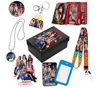 Les produits dérivés de Katseye comprennent une carte à présenter, un porte-clés Katseye, des photocartes Katseye et un ensemble de cordons pour les fans. A01