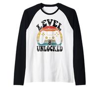 Level Eight Unlocked 8th Birthday Tee Video Game 8 Year Old Manche Raglan