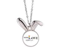 LGBT Collier avec pendentif drapeau arc-en-ciel « More Love Less Hate »