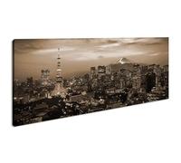 L'horizon de Tokyo la nuit, avec le majestueux Fuji qui veille en arrière-plan. Panorama 80 x 40 cm. Effet : sépia comme toile sur toile, motif sur cadre en bois véritable, impression numérique de