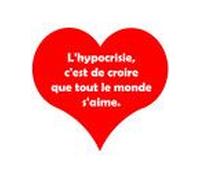 L'hypocrisie C'est De Croire Que Tout Le Monde S'aime - 5x4.5cm - Sticker/Autocollant