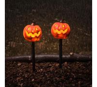 Lights4Fun Lot de 2 Piquets Lumineux Halloween Citrouille avec LEDs Blanc Chaud - Décorations Extérieures en Résine avec Boîtier à Piles, Câble de 50 cm et Minuterie 6 Heures - Fonctionne avec 2 Piles