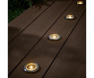 Lights4fun Lot de 4 spots solaires encastrables pour terrasse - Fonctionne à l'énergie solaire - Blanc chaud - LED printemps et été - Décoration pour extérieur, balcon, jardin - Argenté - H 2,1 cm x Ø