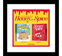 Lightsum Mini album Honey or Spice version CD + 1 mini affiche sur le paquet + livret de 64 p + mini livre photo 28 p + 1 papier paroles + 2 cartes photo + 1 cadre photo + 2 autocollants + suivi