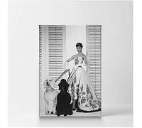 Ling88 Posters,Impressions sur Toile Moderne Audrey Hepburn avec Deux Chiens Caniche, Peintures sur Toile Noir Et Blanc, Peinture d'art Mural, Affiches Esthétiques pour Les Murs De La Chambre 50X70Cm
