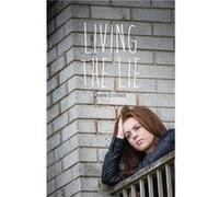 Living the Lie by Ann Evans Inconnu (Auteur)