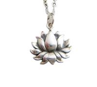 LKBEADS Collier en argent sterling 925, pendentif fleur de lotus. Petit pendentif floral réaliste. Bijou de yoga/yogi, simple et délicat, à superposer | Chaîne de 45 cm | Plaqué argent | LK_PNK_03003