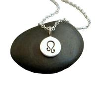 LKBEADS Collier Lion en argent sterling 925. Petit signe astrologique. Pendentif symbole astrologique. Bijou simple et charmant pour tous les jours | Avec chaîne de 45 cm | Plaqué argent | L_PN_0240