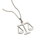 LKBEADS Collier pendentif minimaliste en argent sterling 925, représentant la balance de la justice, avec une chaîne maille forçat de 45 cm et un bijou symbolique plaqué argent | LKD_3DM_00807