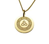 LKBEADS Collier pendentif pièce gravée nœud celtique Triquetra 24 mm avec chaîne câble de 45,7 cm | Argent sterling plaqué or | Bijou unisexe | LK_PNDN_1741