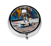 LLKGOT Puppet on Skateboard Mini pilulier rond avec 3 compartiments pour rangement de pilules et voyage portable