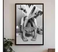 LMAIWANG Affiche sur toile féministe moderne - Femme lisant le journal dans la salle de bain, décoration murale tendance en noir et blanc (40x60cm/sans cadre)
