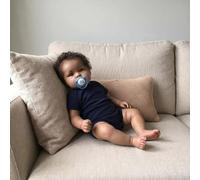 Lonian Poupées bébé Reborn Noires - poupée bébé réaliste de 18 Pouces, poupée bébé en Silicone, poupées Reborn Noires, Nouveau-nés Afro-américains Peau Brune avec Accessoires (Vêtements Bleus)