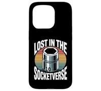 Lost in The Socketverse Prise de Courant 10 mm Coque pour iPhone 15 Pro
