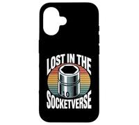 Lost in The Socketverse Prise de Courant 10 mm Coque pour iPhone 16