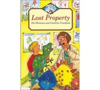 Lost Property by Pat Thomson Paperback Book Pat Thomson, Caroline Crossland (Auteur)