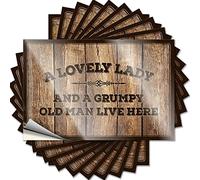 Lot de 10 autocollants amusants pour pare-chocs « A Lovely Lady and A Grumpy Old Man Live Here » (12 x 18 cm)