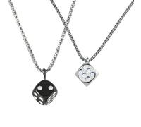 Lot de 2 colliers avec pendentif en forme de dés porte-bonheur - Bijoux de style punk hip-hop pour homme et femme