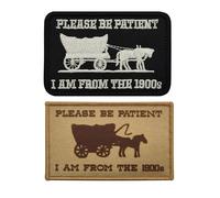 Lot de 2 écussons brodés « Please Be Patient I Am from the 1900s » - Dos crochet - Motif chariot couvert - 8 x 5 cm (couleur a)