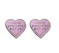 Lot de 2 épingles à épinglette humoristique en forme de cœur en émail - "I Hate Everyone But Us" - Mignon romantique - Pour couple - Cadeau de Saint-Valentin - Badge humour anti-social pour veste, sac